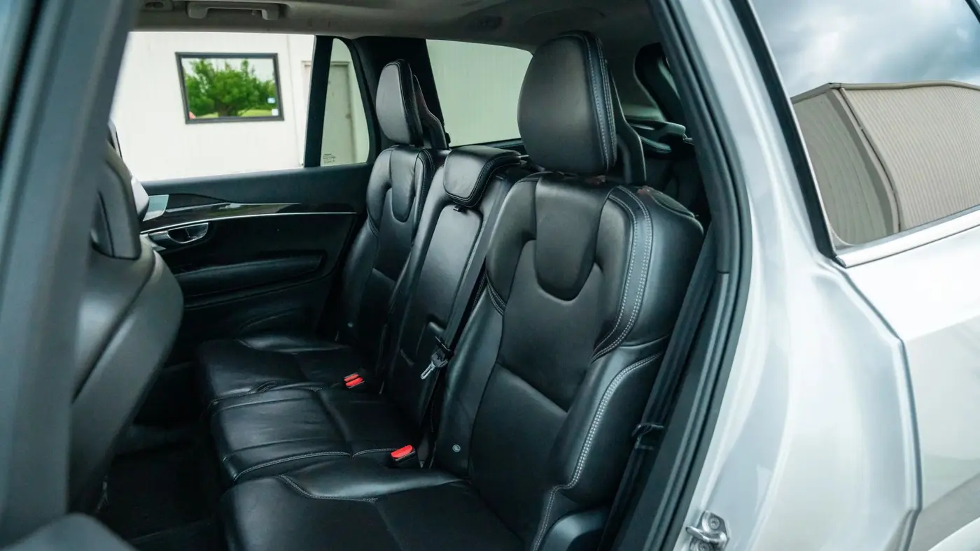 2017 Volvo XC90 T6 Momentum