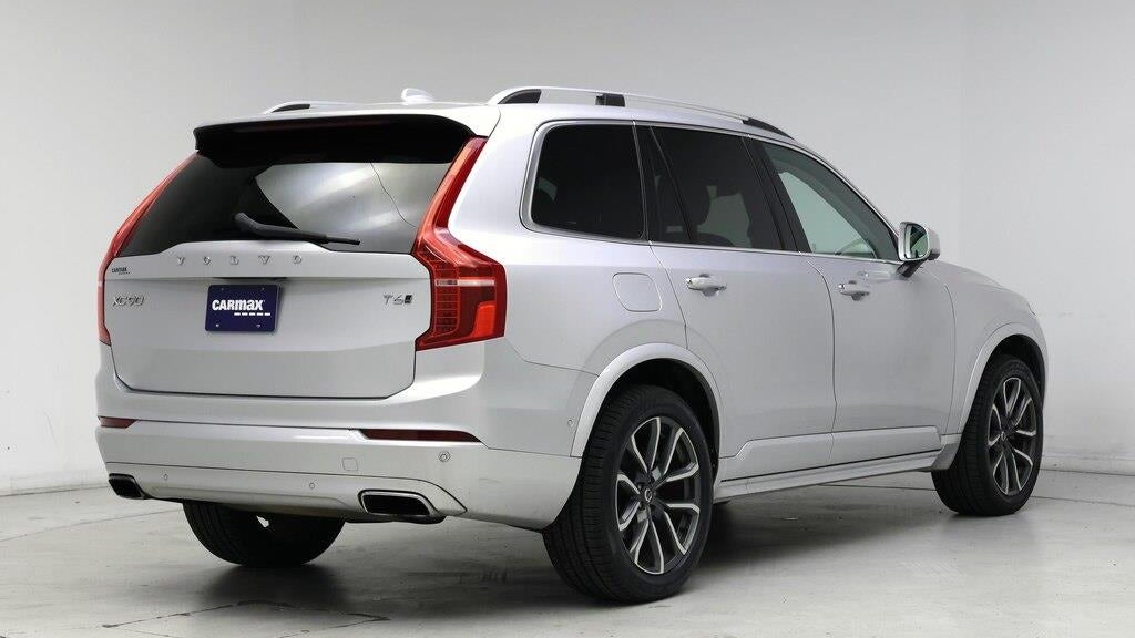 2016 Volvo XC90 T6 Momentum