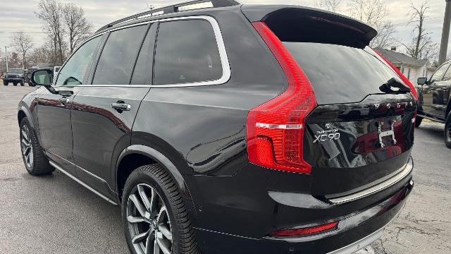 2017 Volvo XC90 T6 Momentum