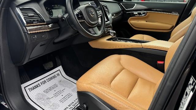 2017 Volvo XC90 T6 Momentum