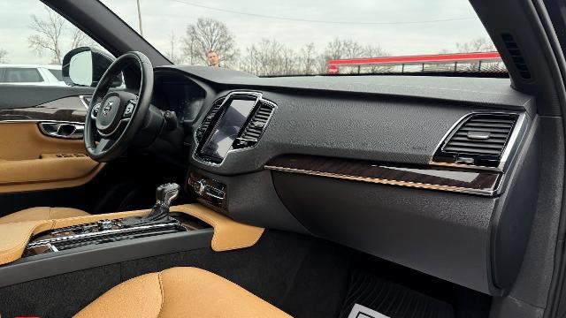 2017 Volvo XC90 T6 Momentum