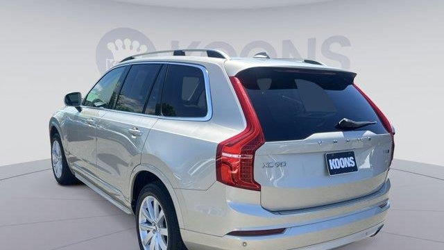 2017 Volvo XC90 T6 Momentum