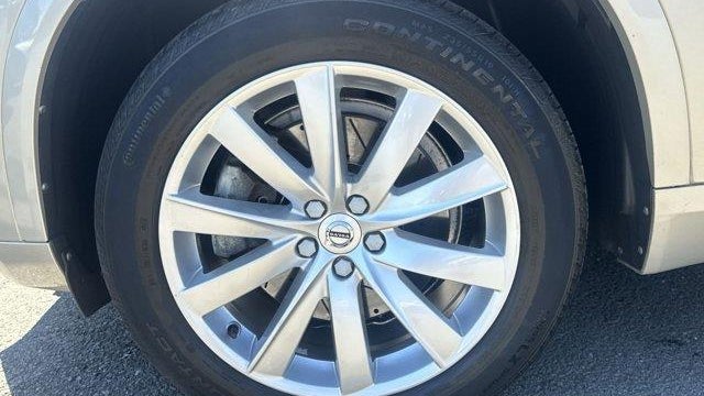 2017 Volvo XC90 T6 Momentum