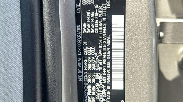 2017 Volvo XC90 T6 Momentum