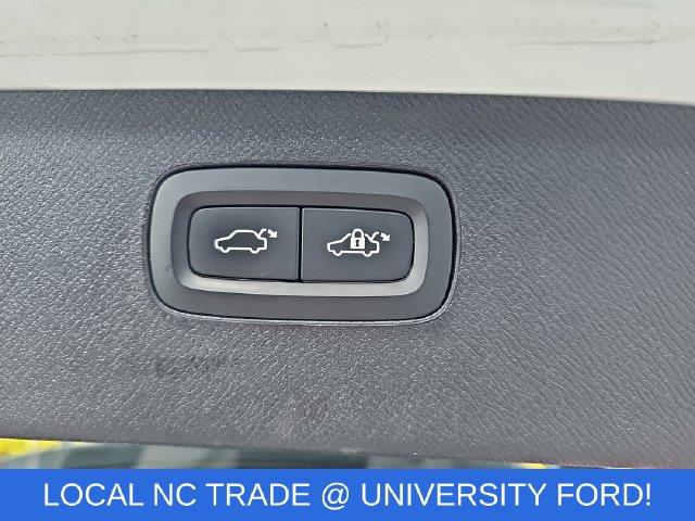 2017 Volvo XC90 - $17,454