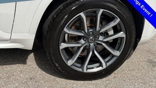 2019 Volvo XC90 T6 Momentum