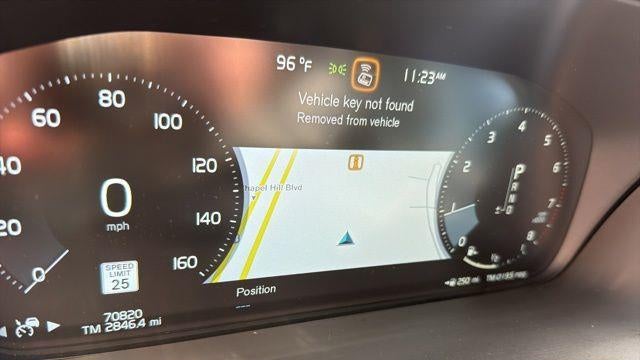 2020 Volvo XC90 T6 Momentum 7-Passenger