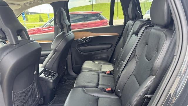 2021 Volvo XC90 T6 Momentum 7-Passenger