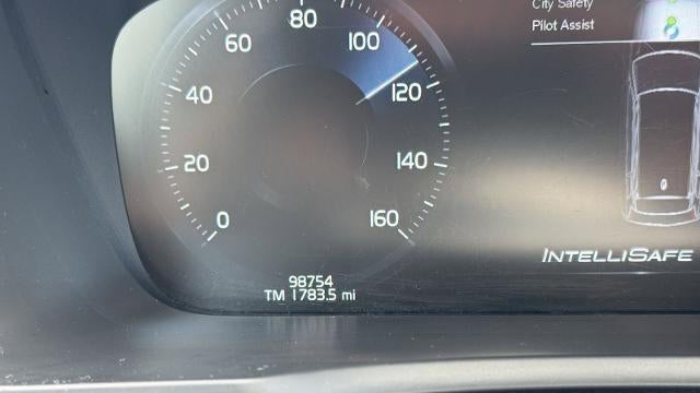 2021 Volvo XC90 T6 Momentum 7-Passenger