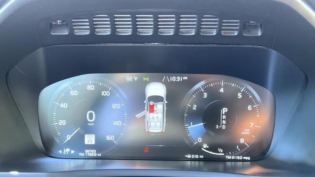 2021 Volvo XC90 T6 Momentum 7-Passenger