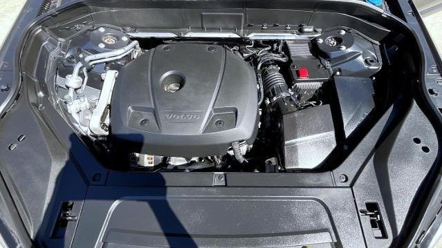 2021 Volvo XC90 T6 Momentum 7-Passenger