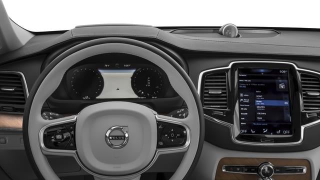 2016 Volvo XC90 T6 Momentum