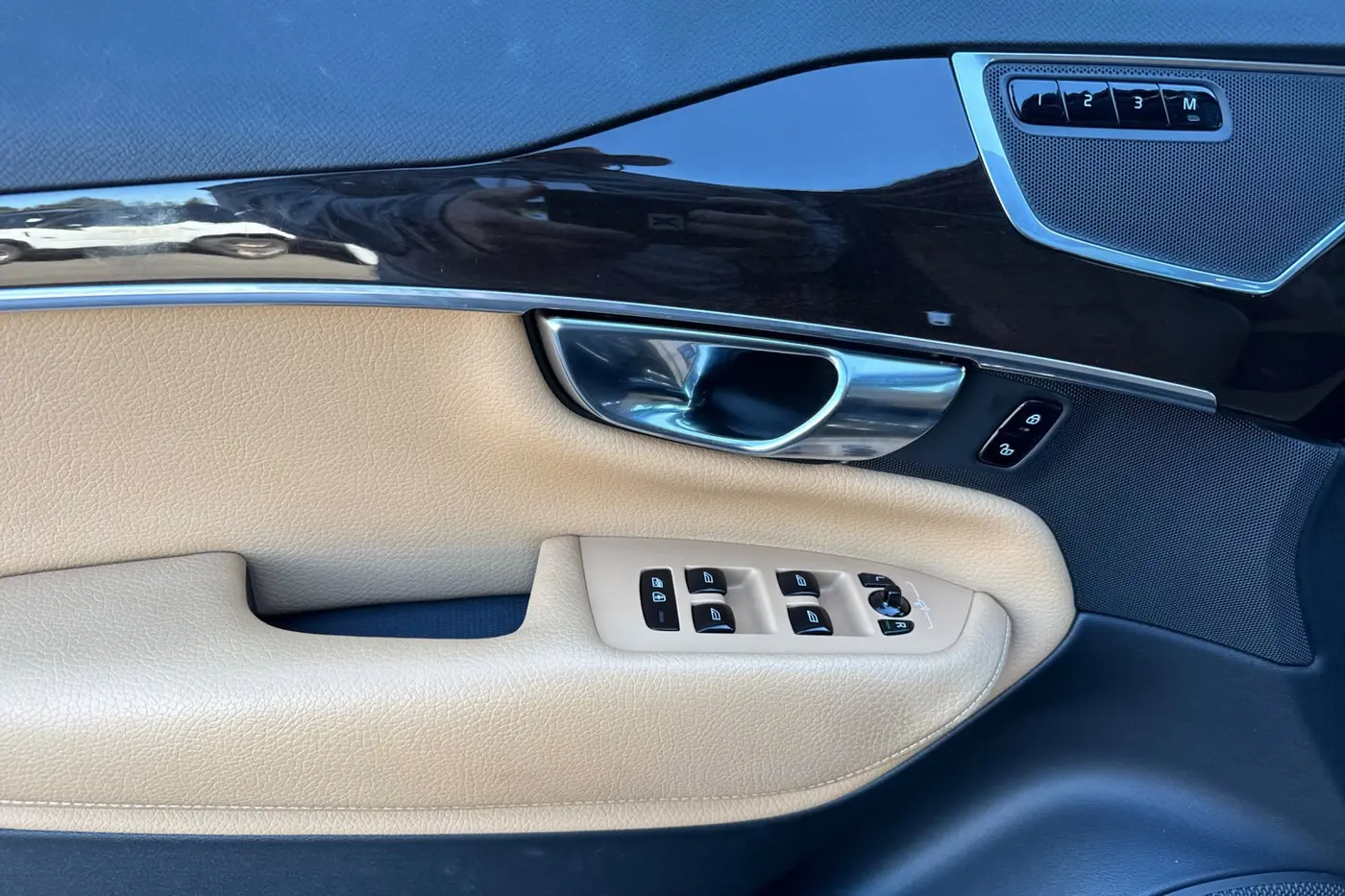 2019 Volvo XC90 - $21,417