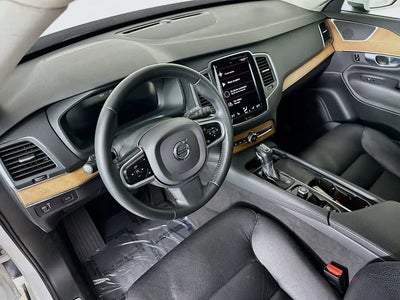 Photo of a 2022 Volvo XC90 AWD T6 Momentum 7-Passenger 4DR SUV for sale
