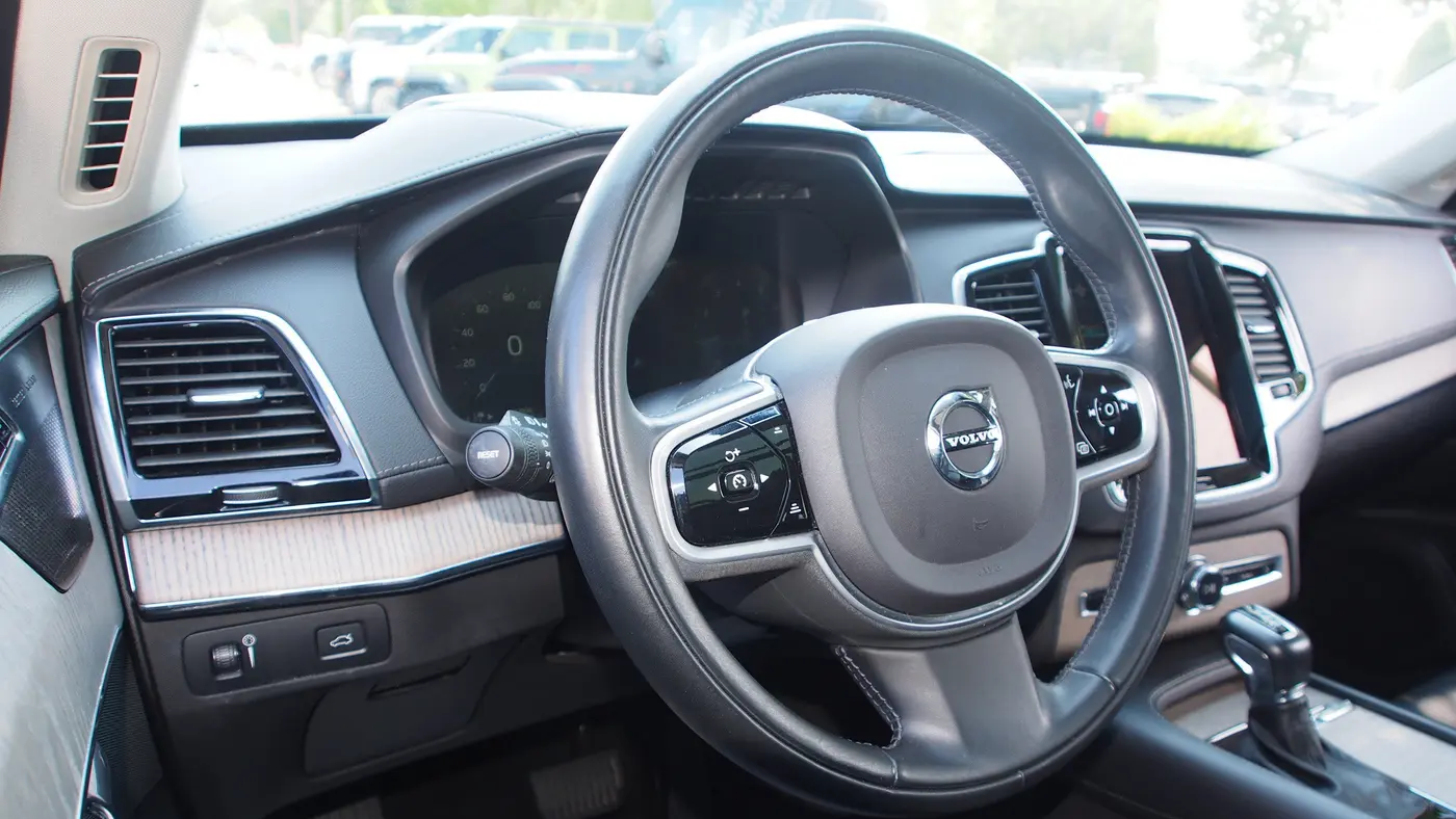 2022 Volvo XC90 T6 Inscription 7-Passenger