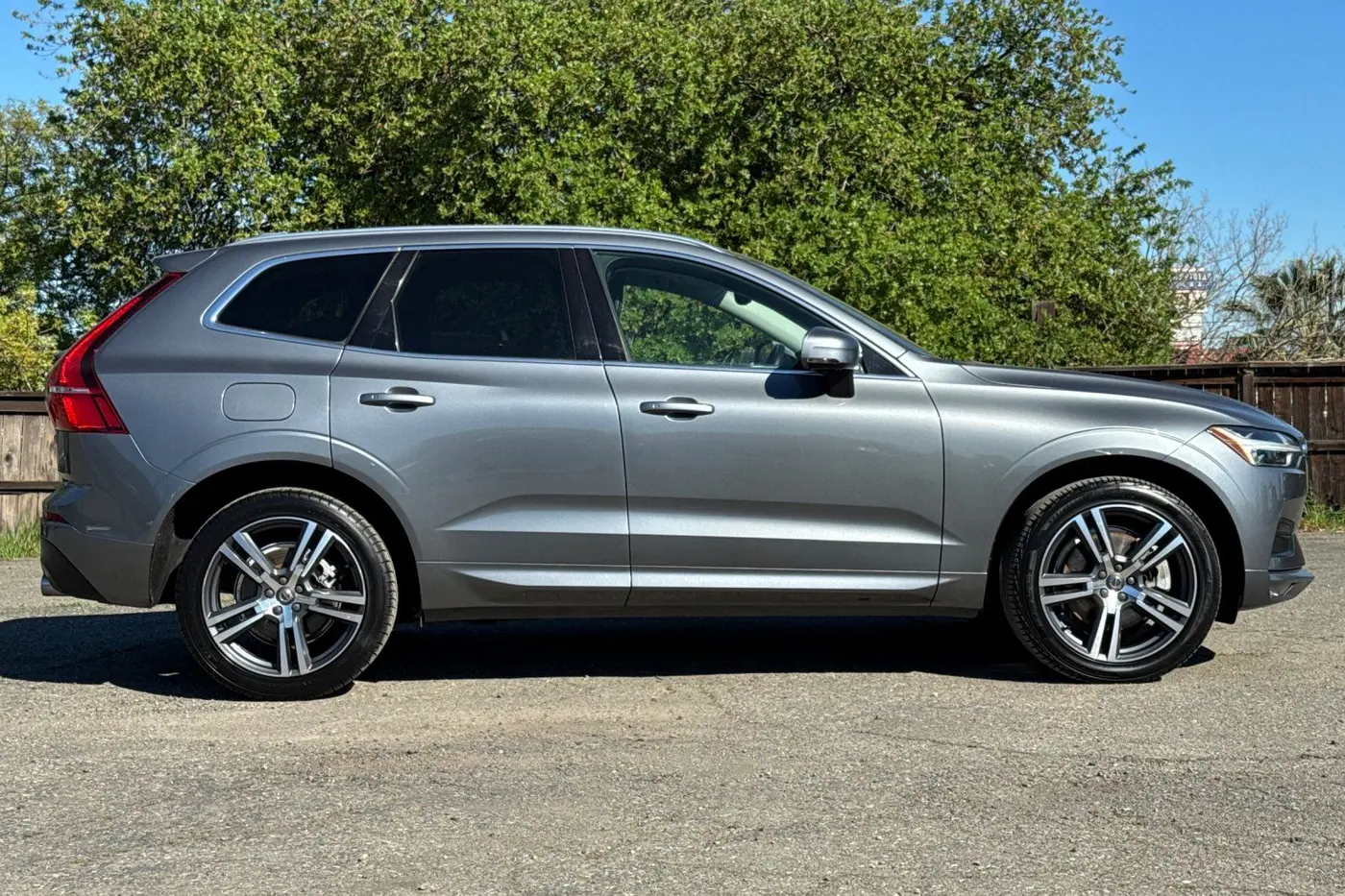 2021 Volvo XC60 - $20,000