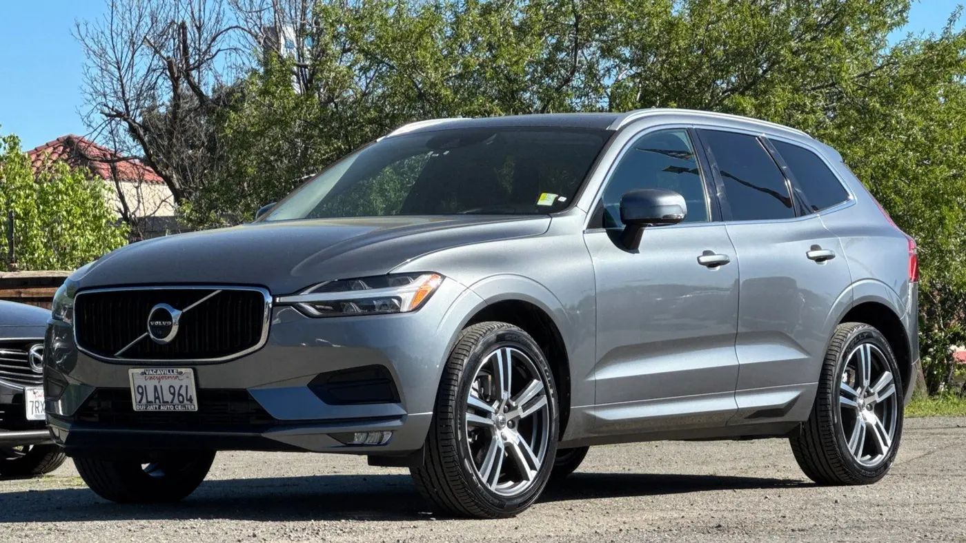 2021 Volvo XC60 T6 Momentum