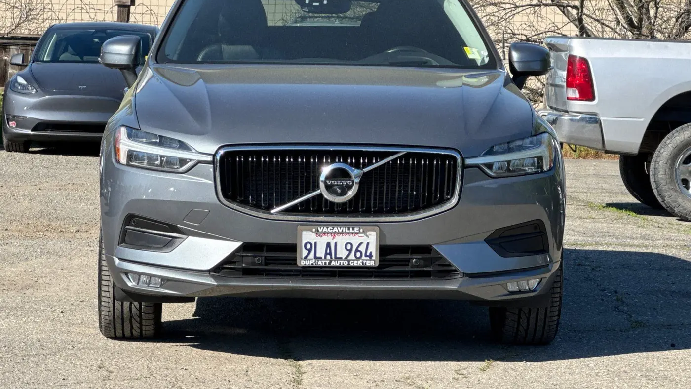 2021 Volvo XC60 T6 Momentum