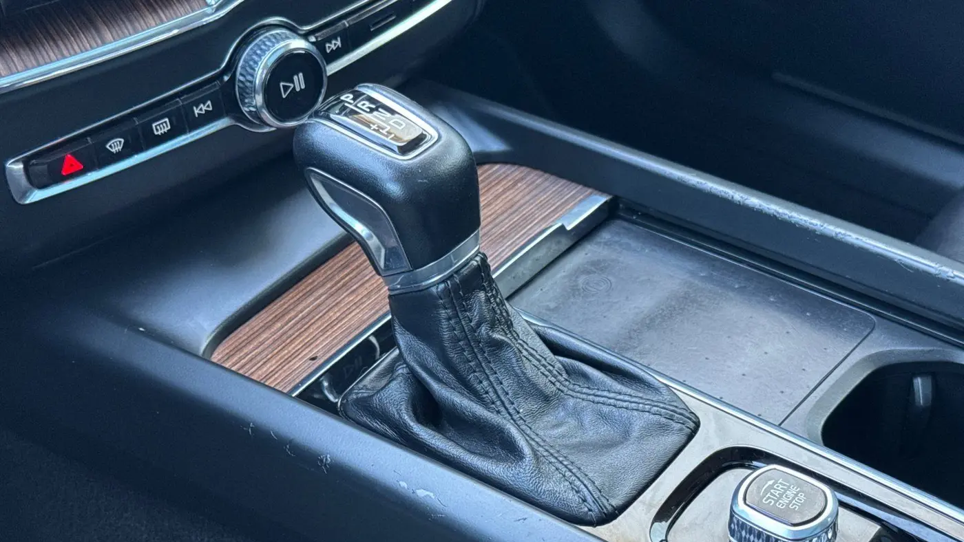 2021 Volvo XC60 T6 Momentum