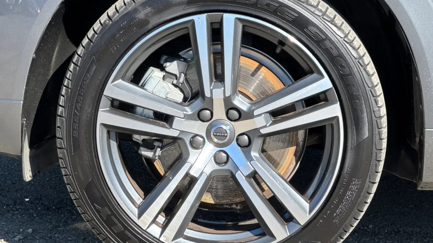 2021 Volvo XC60 T6 Momentum