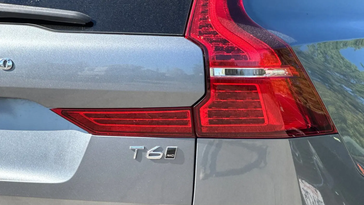 2021 Volvo XC60 T6 Momentum