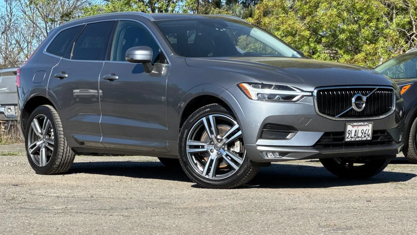 2021 Volvo XC60 T6 Momentum
