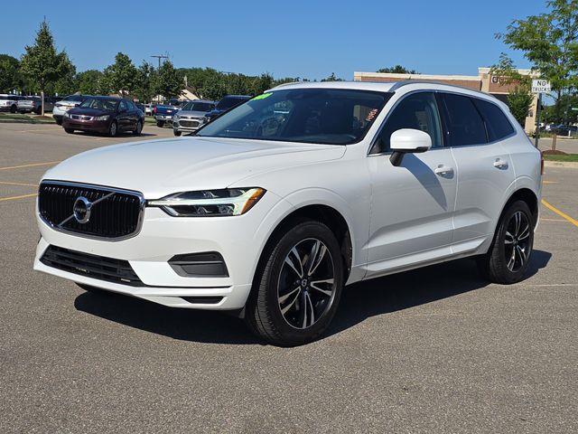 2020 Volvo XC60 T6 Momentum — photo 1 of 36