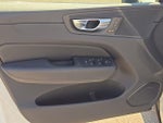 2020 XC60 Thumbnail 5