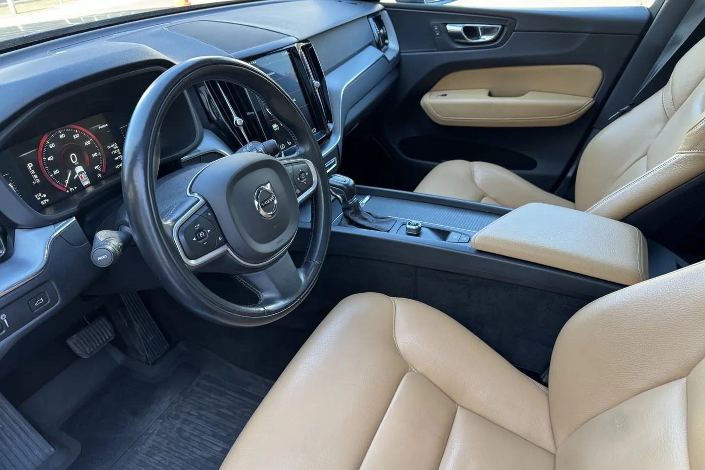 2018 Volvo XC60 - $19,717