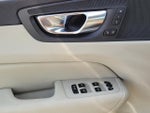 2020 XC60 Thumbnail 23