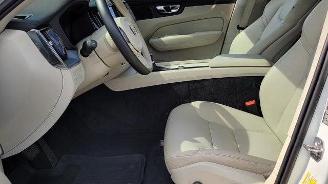 2020 Volvo XC60 T6 Momentum