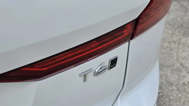 2018 Volvo XC60 T6 Momentum
