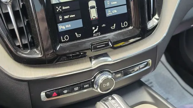 2018 Volvo XC60 T6 Momentum