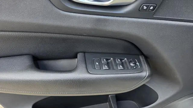 2018 Volvo XC60 T6 Momentum