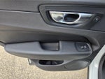 2018 XC60 Thumbnail 28