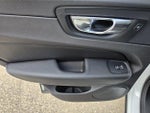 2018 XC60 Thumbnail 28