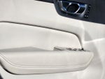 2021 XC60 Thumbnail 9