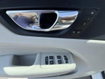 2018 XC60 Thumbnail 12