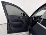 2020 XC60 Thumbnail 10