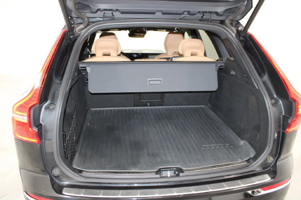 2020 Volvo XC60 - $20,558