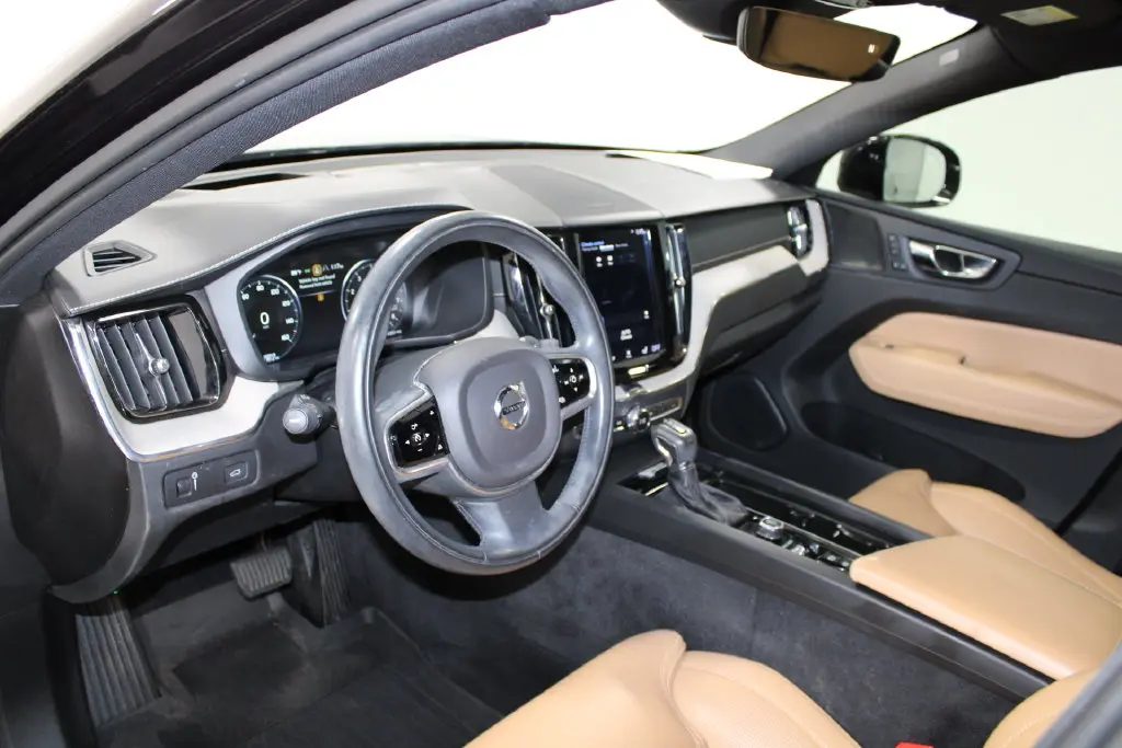 2020 Volvo XC60 - $20,558