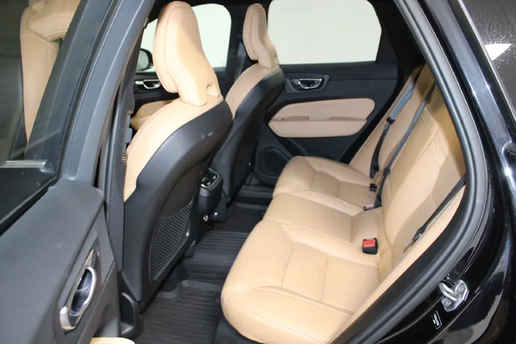 2020 Volvo XC60 - $20,558