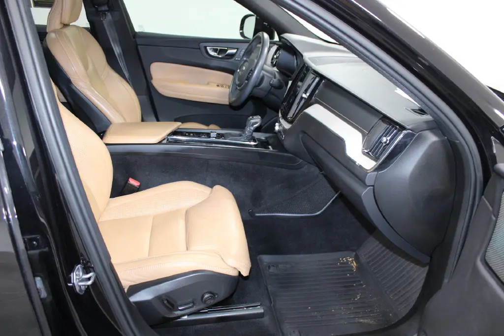 2020 Volvo XC60 - $20,558