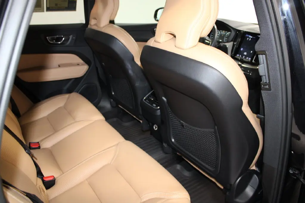 2020 Volvo XC60 - $20,558