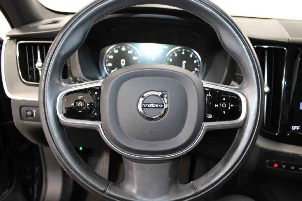 2020 Volvo XC60 - $20,558