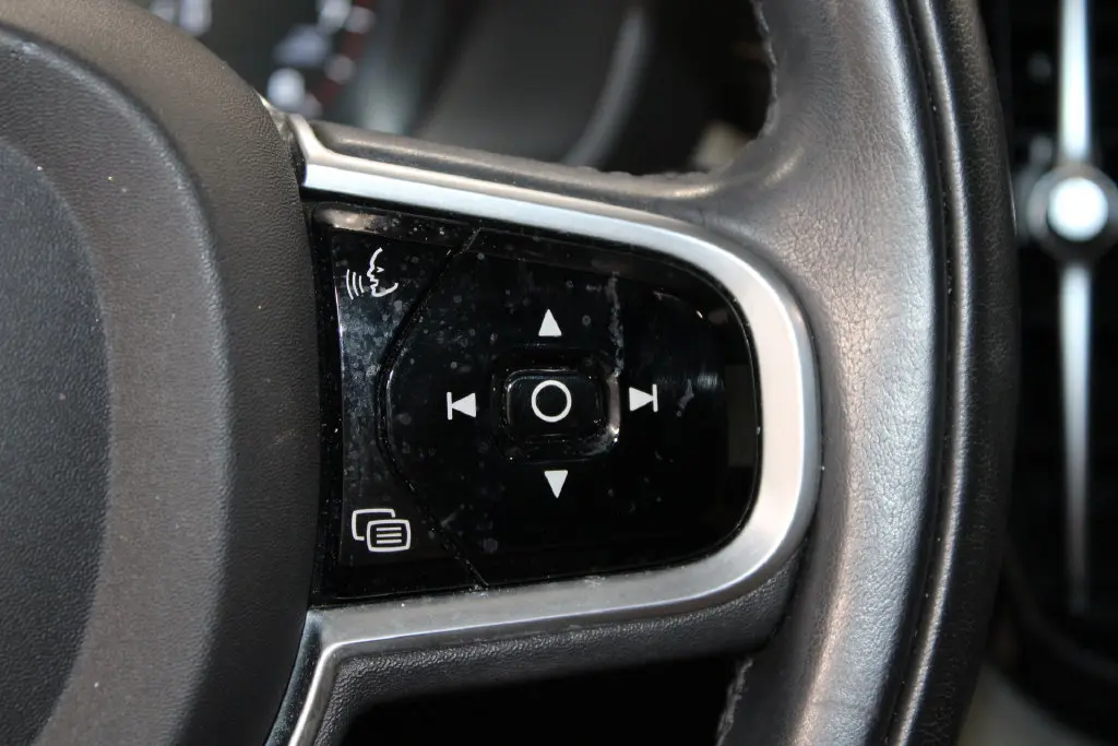 2020 Volvo XC60 - $20,558