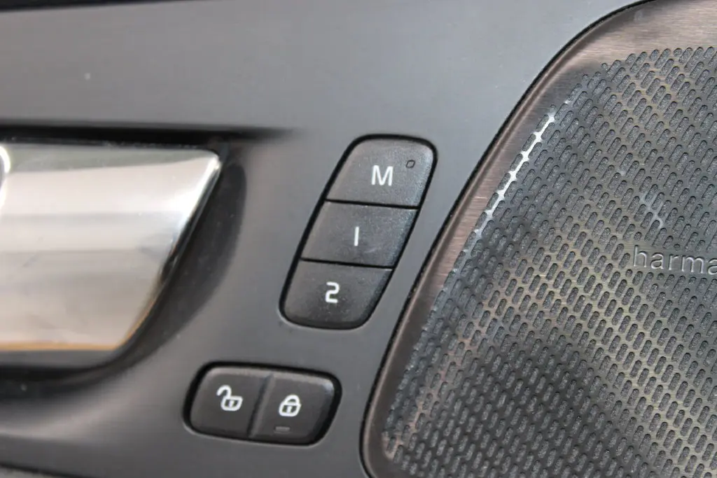 2020 Volvo XC60 - $20,558
