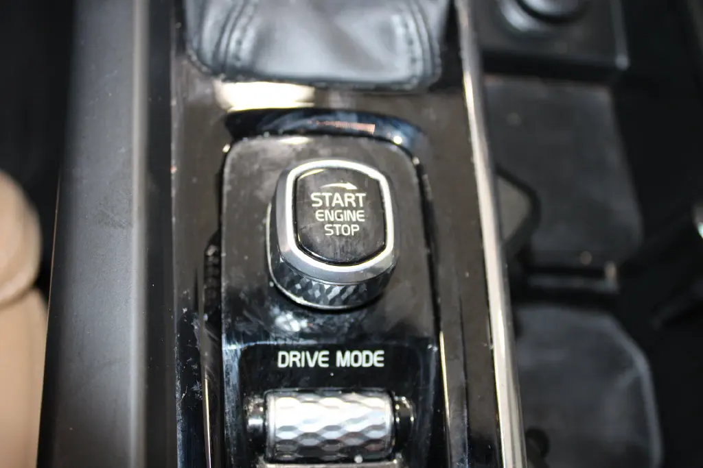 2020 Volvo XC60 - $20,558