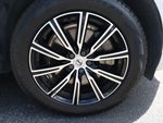 2020 XC60 Thumbnail 10