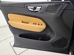 2019 XC60 Thumbnail 12